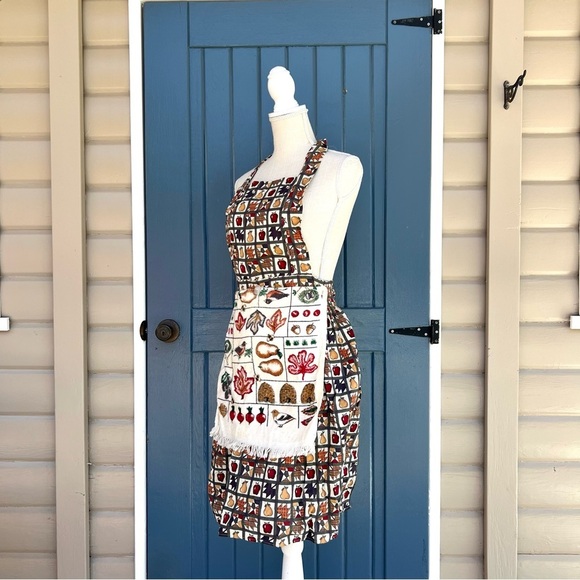Rare Colorful Patterned Apron with Leaf and Fruit Motifs with attached towel - Picture 3 of 5